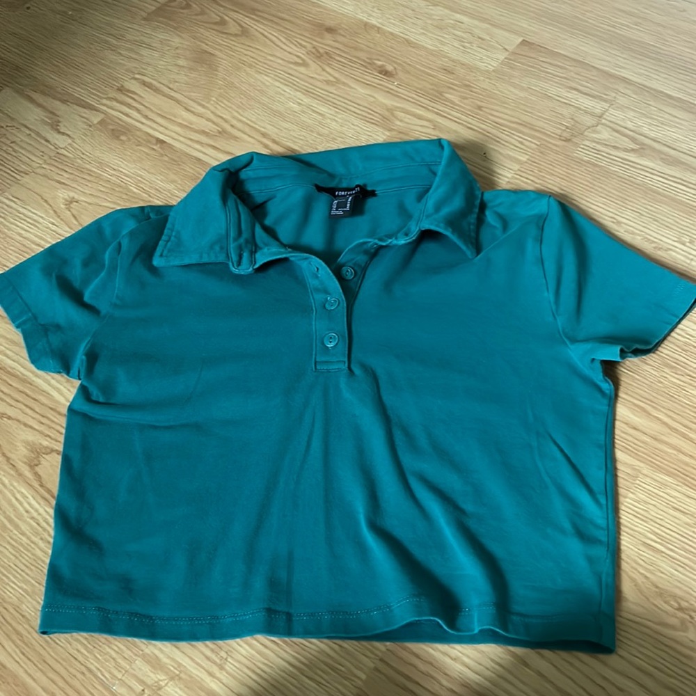 teal quarter button crop top